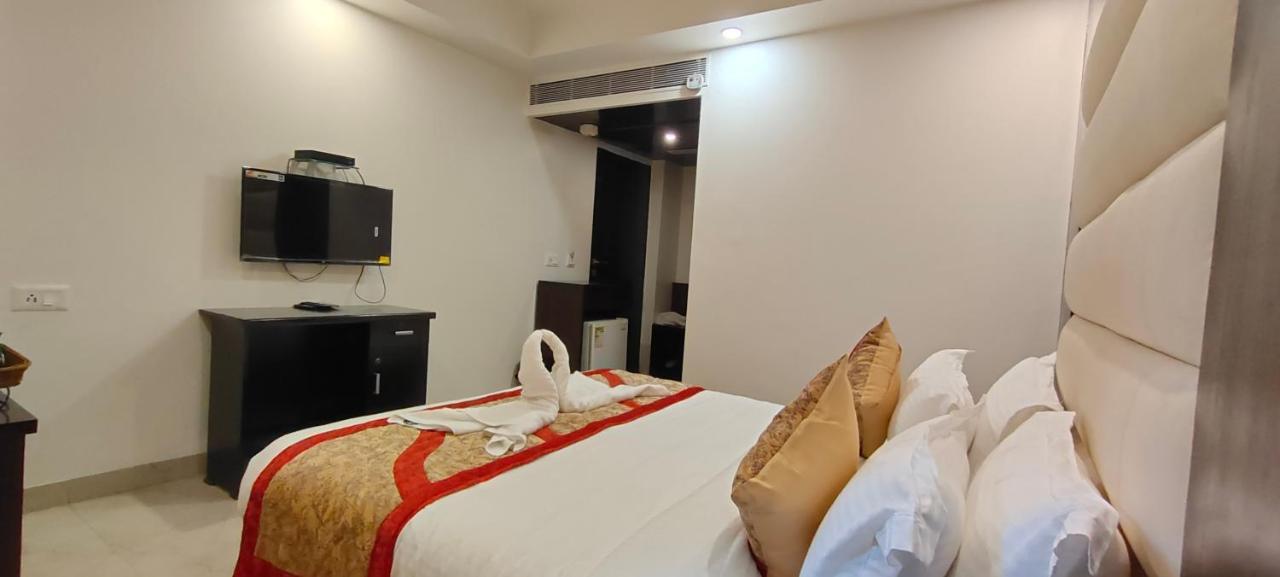 Hotel Benz International Делі Екстер'єр фото