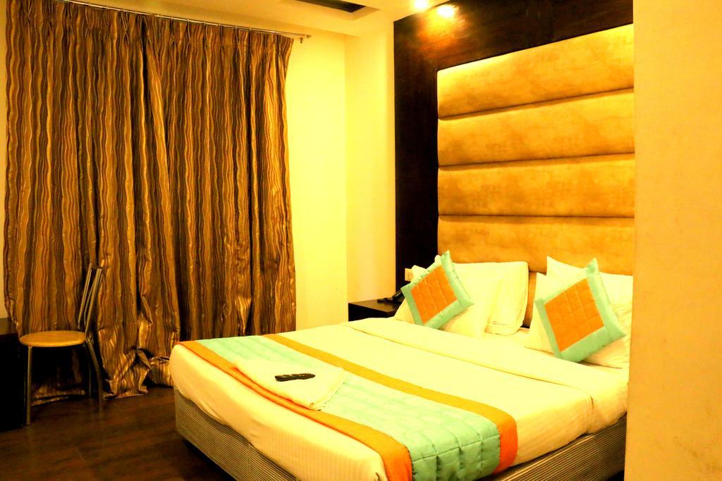 Hotel Benz International Делі Екстер'єр фото