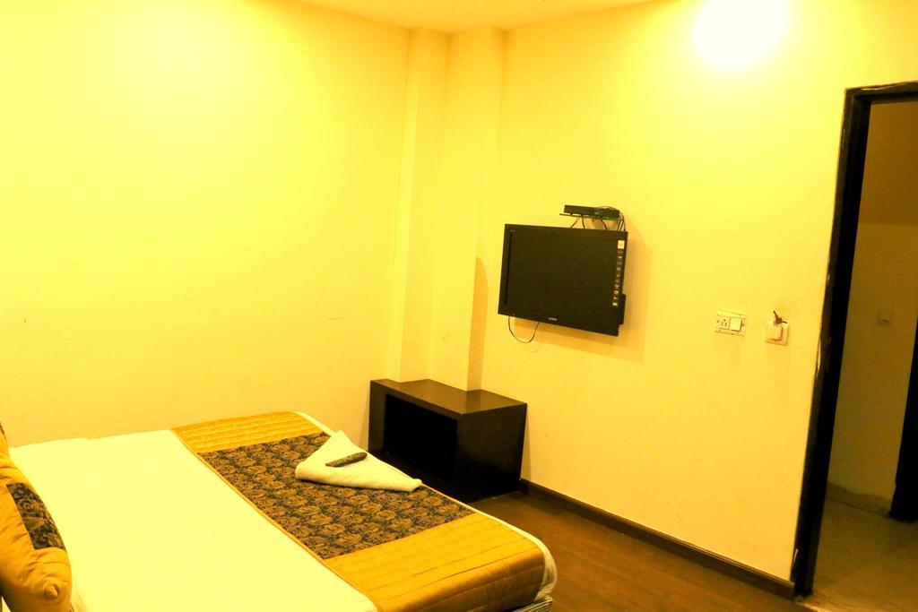 Hotel Benz International Делі Екстер'єр фото