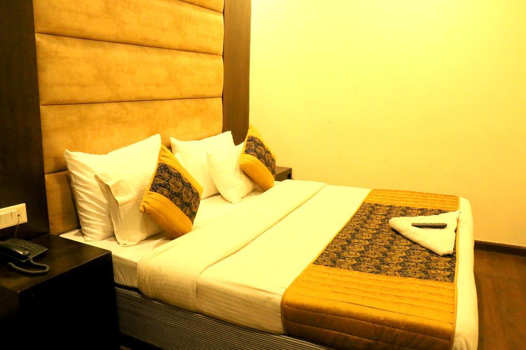 Hotel Benz International Делі Екстер'єр фото