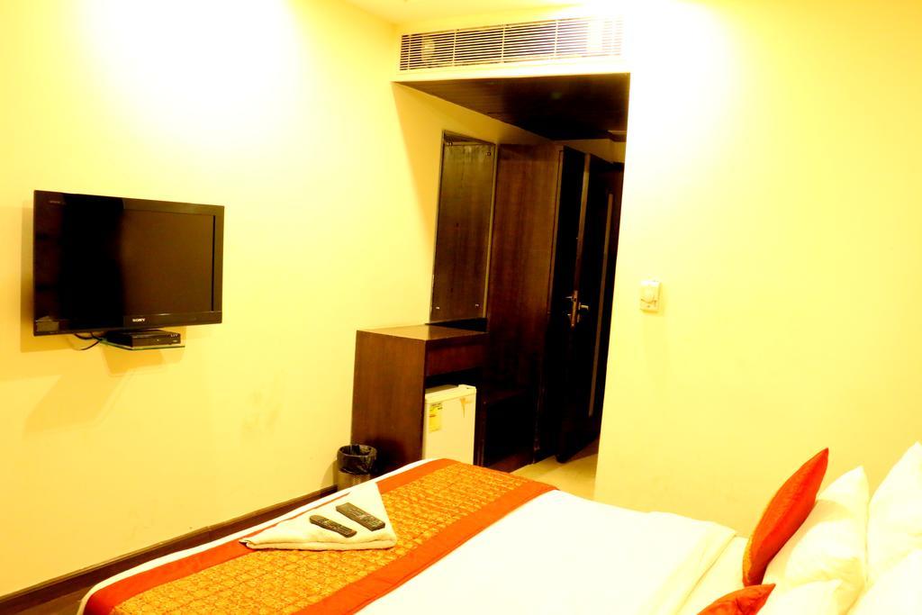 Hotel Benz International Делі Екстер'єр фото