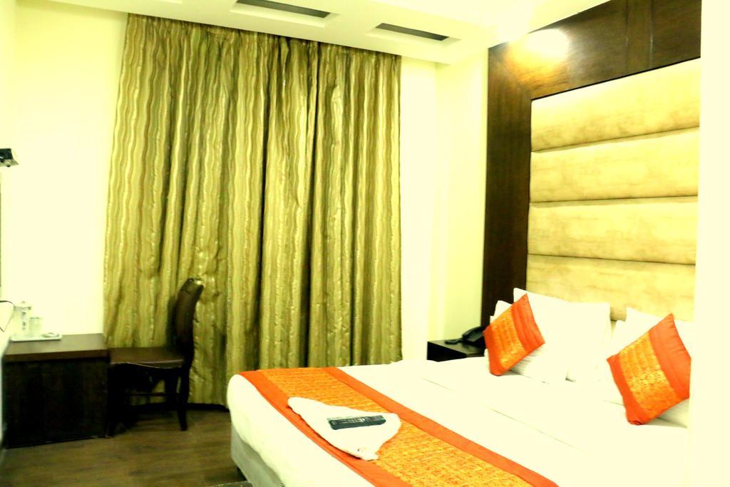 Hotel Benz International Делі Екстер'єр фото