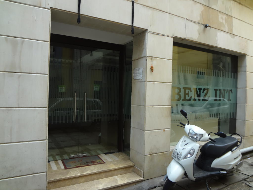 Hotel Benz International Делі Екстер'єр фото