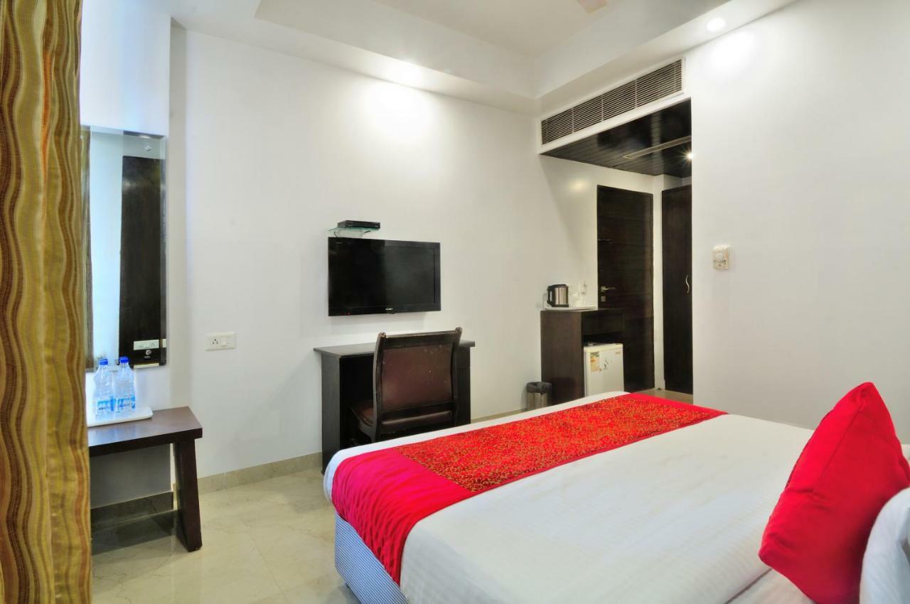 Hotel Benz International Делі Екстер'єр фото