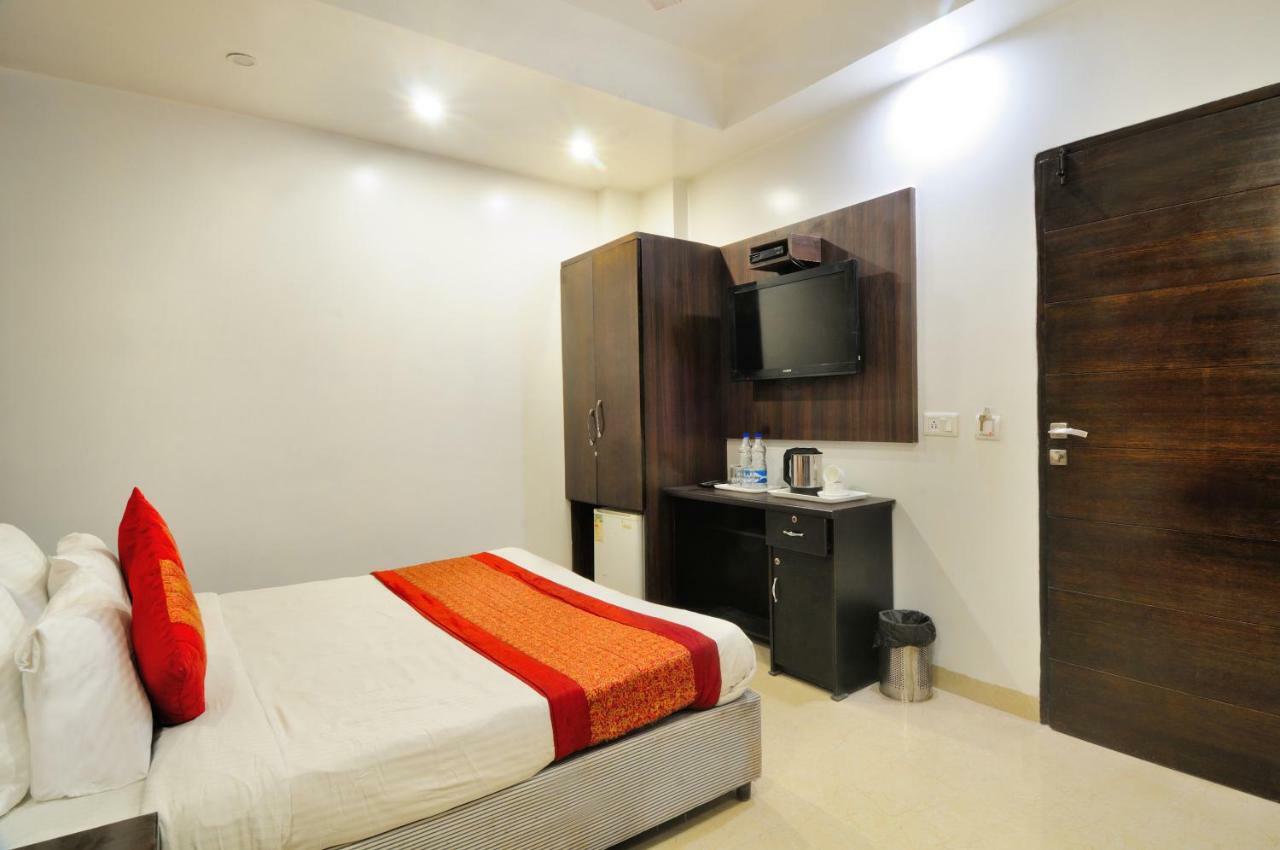Hotel Benz International Делі Екстер'єр фото