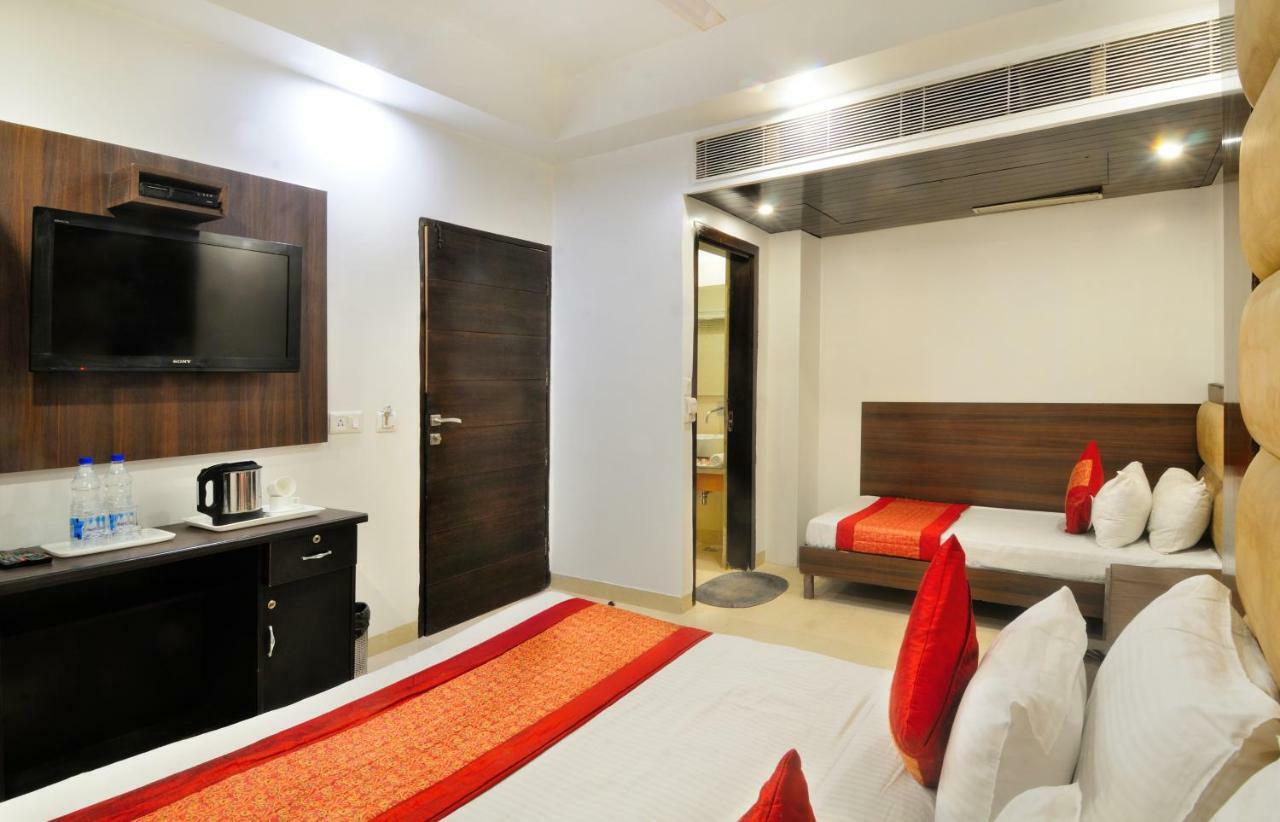 Hotel Benz International Делі Екстер'єр фото