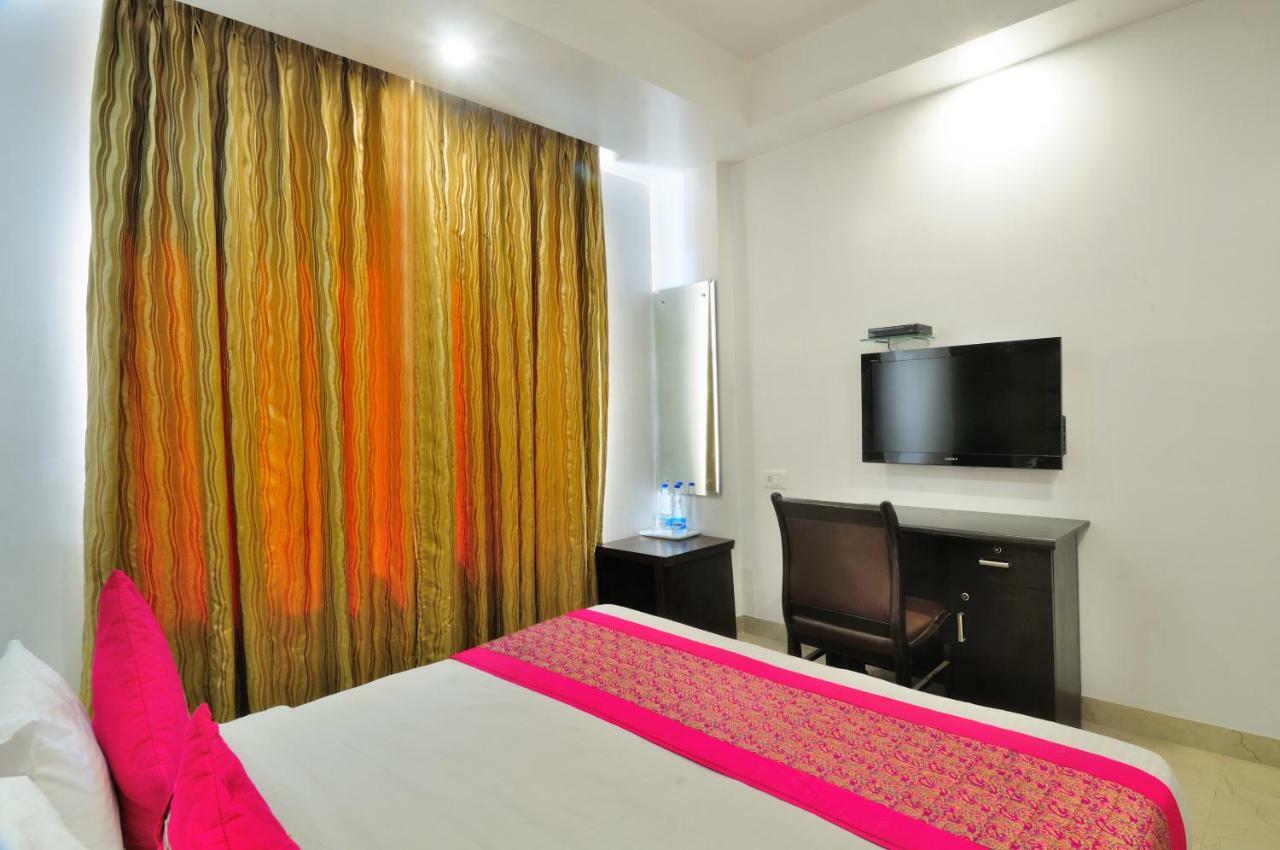 Hotel Benz International Делі Екстер'єр фото